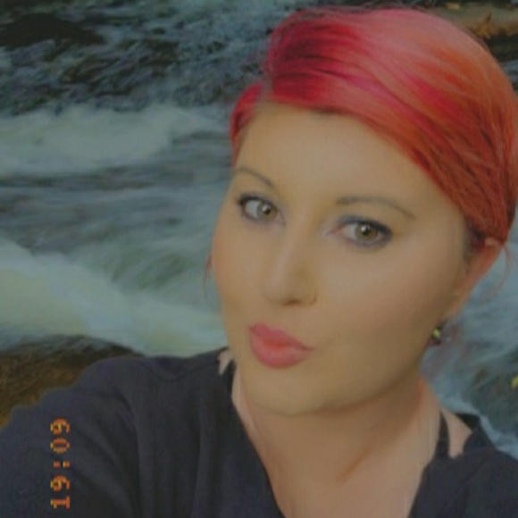 Meet your Posher, Kayla - Picture 1 of 1